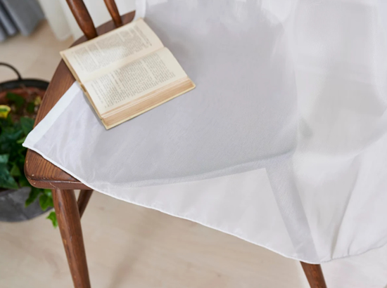 継ぎ目の無い美しいレースカーテン