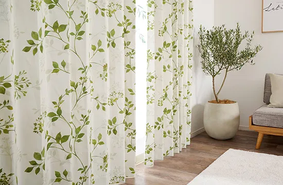 北欧テイストの優しいリーフ柄がおしゃれな完全遮光カーテン