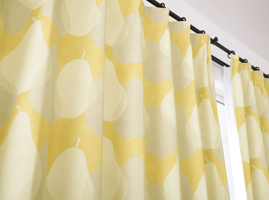 北欧ナチュラルなお部屋に！おしゃれな洋梨柄の2・3級遮光カーテン　D-1144