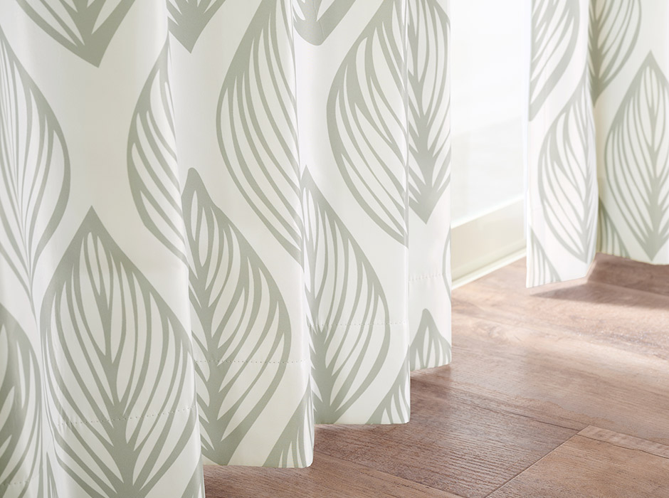 北欧テイストの優しいリーフ柄がおしゃれな完全遮光カーテン　D-1162