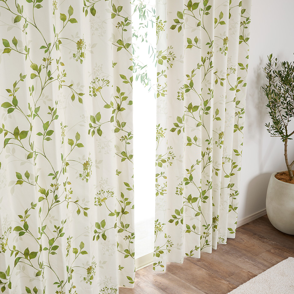 やさしい水彩リーフ柄がおしゃれな完全遮光カーテン　D-1163