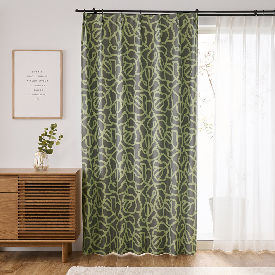 北欧テイストの優しいリーフ柄が完全遮光カーテン　D-1161