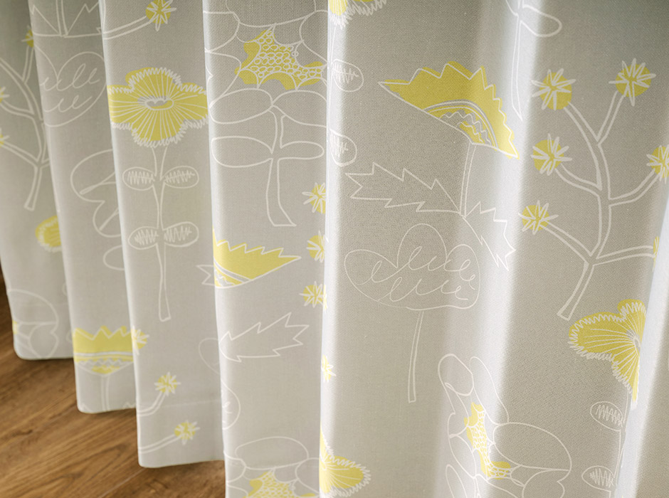 北欧インテリアに！手書き風の花柄がおしゃれな1・2遮光カーテン　D-1169