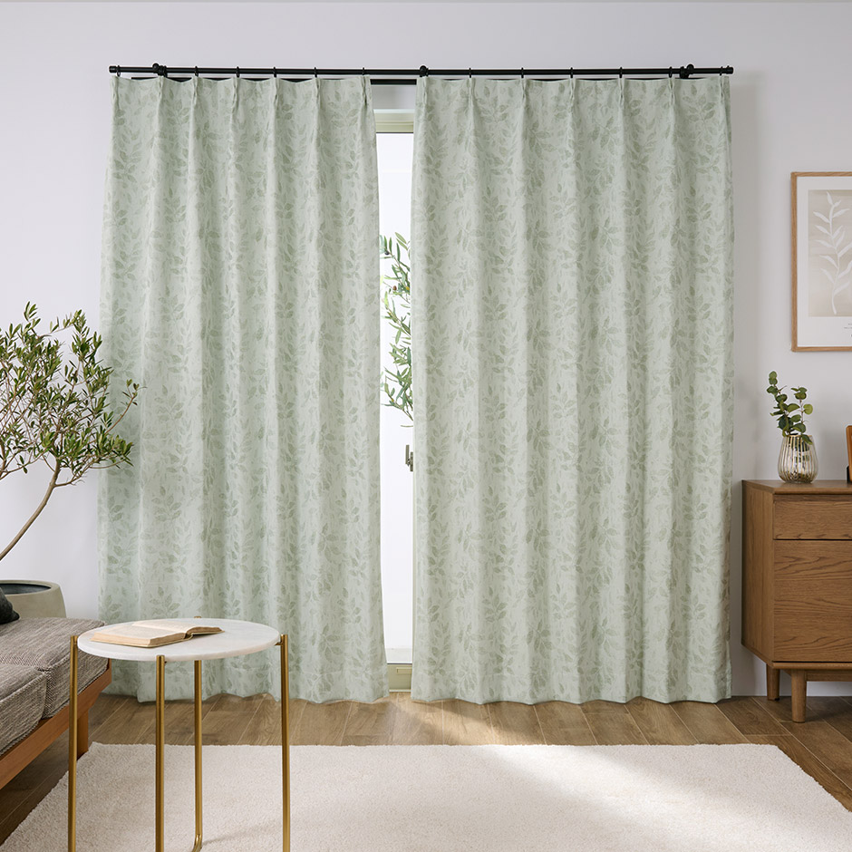 ニュアンス感がおしゃれ！リーフ柄のジャガード織 1級遮光カーテン X2401