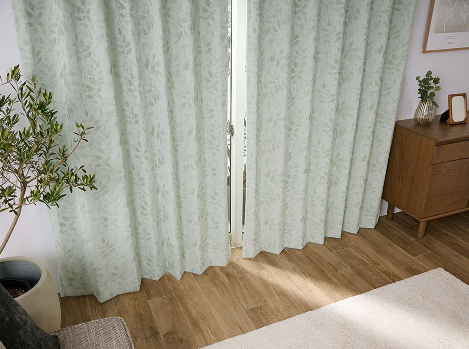 ニュアンス感がおしゃれ！リーフ柄のジャガード織 1級遮光カーテン X2401
