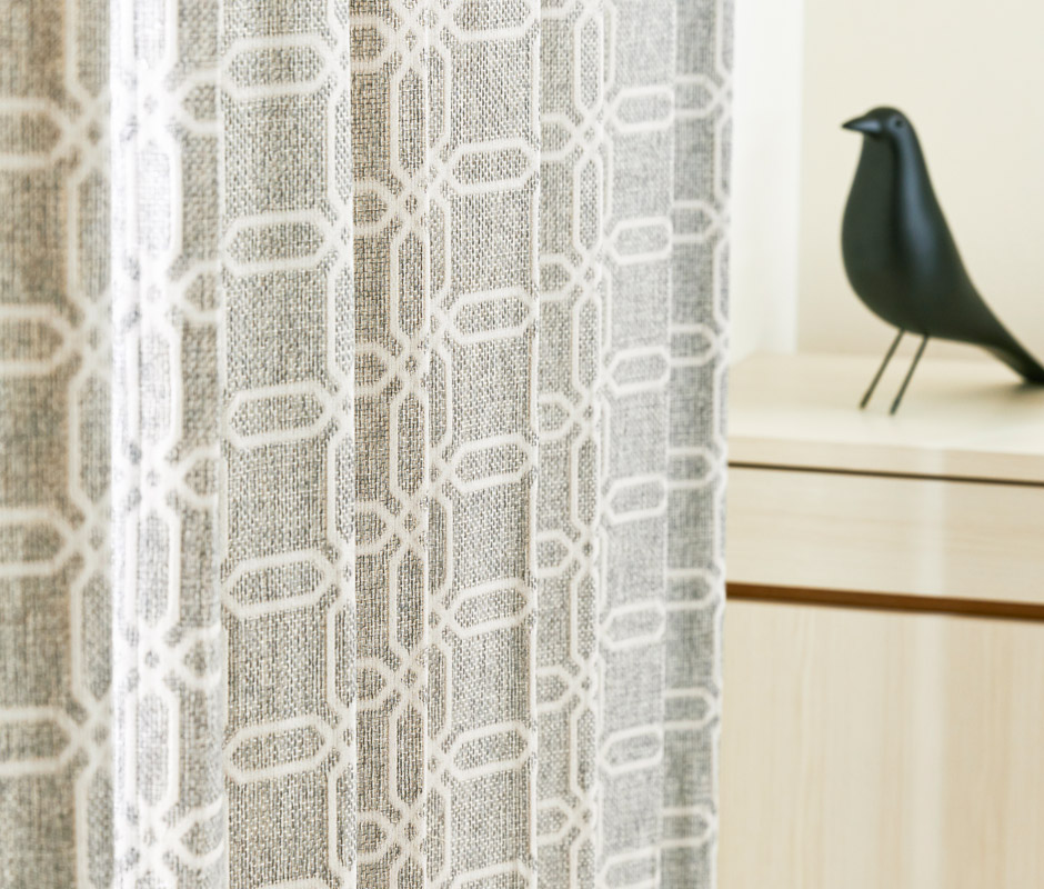 裏地付き３級遮光カーテン　D-1194