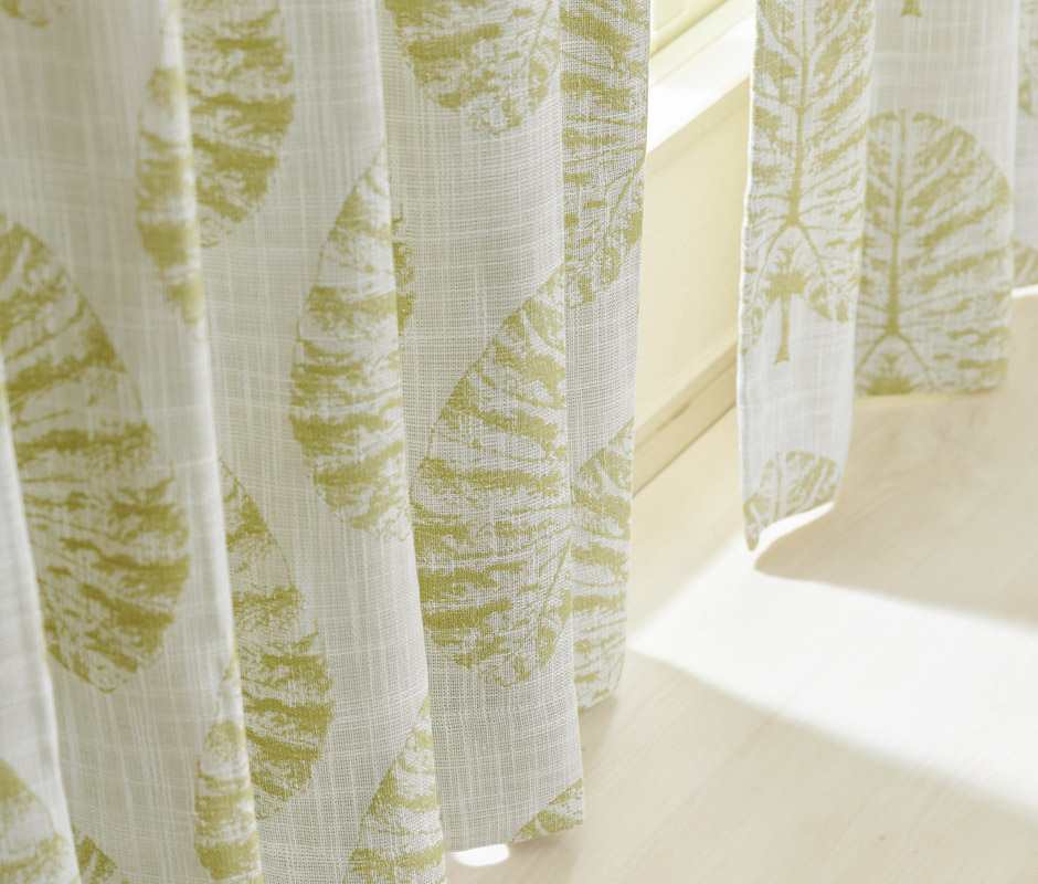 裏地付き３級遮光カーテン　D-1194