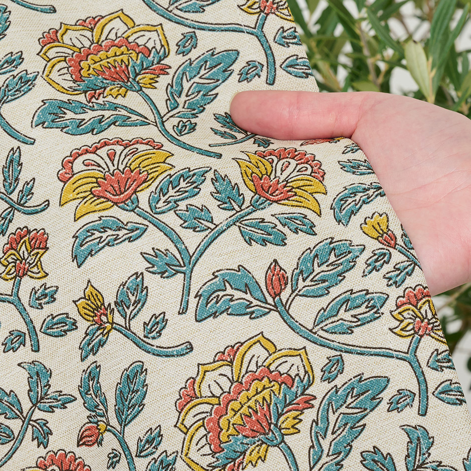 ヨーロッパ風のエレガントな花柄が目を引く1級遮光カーテン　ルトレ（D-1195)