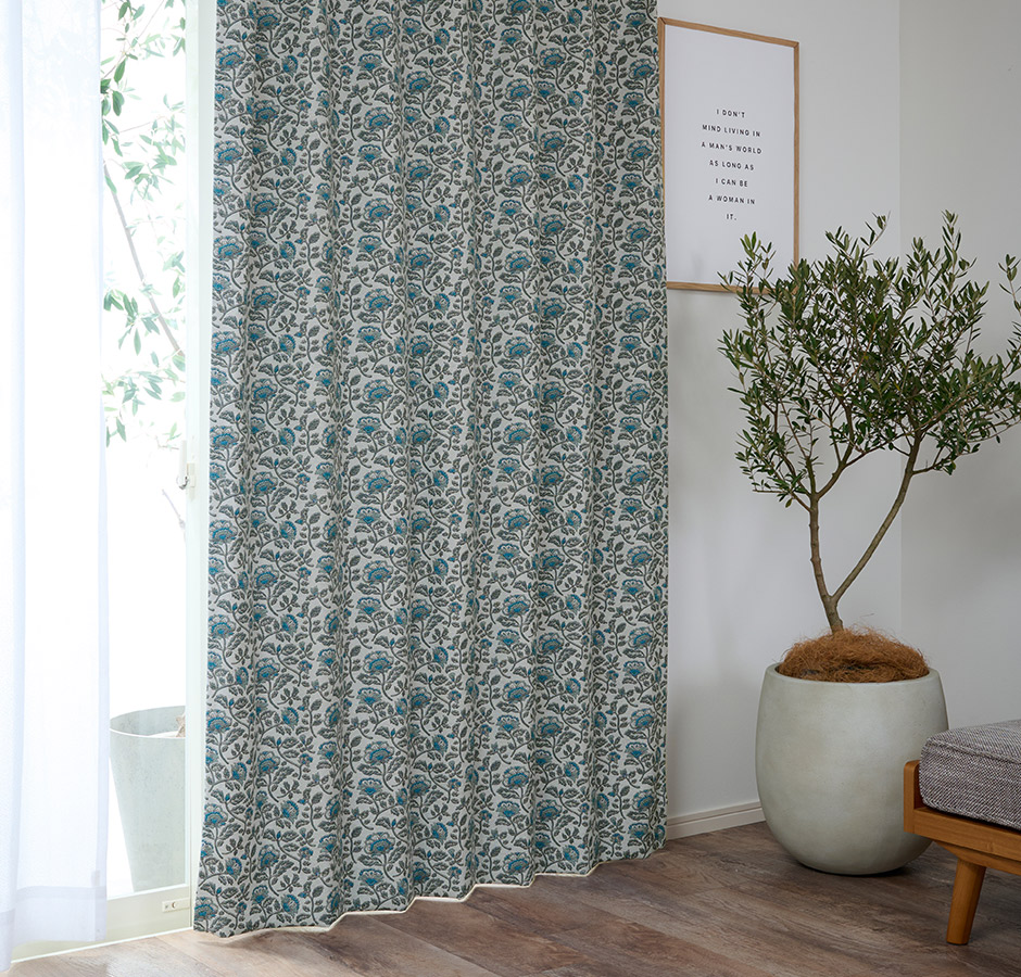 ヨーロッパ風のエレガントな花柄が目を引く1級遮光カーテン　ルトレ（D-1195)