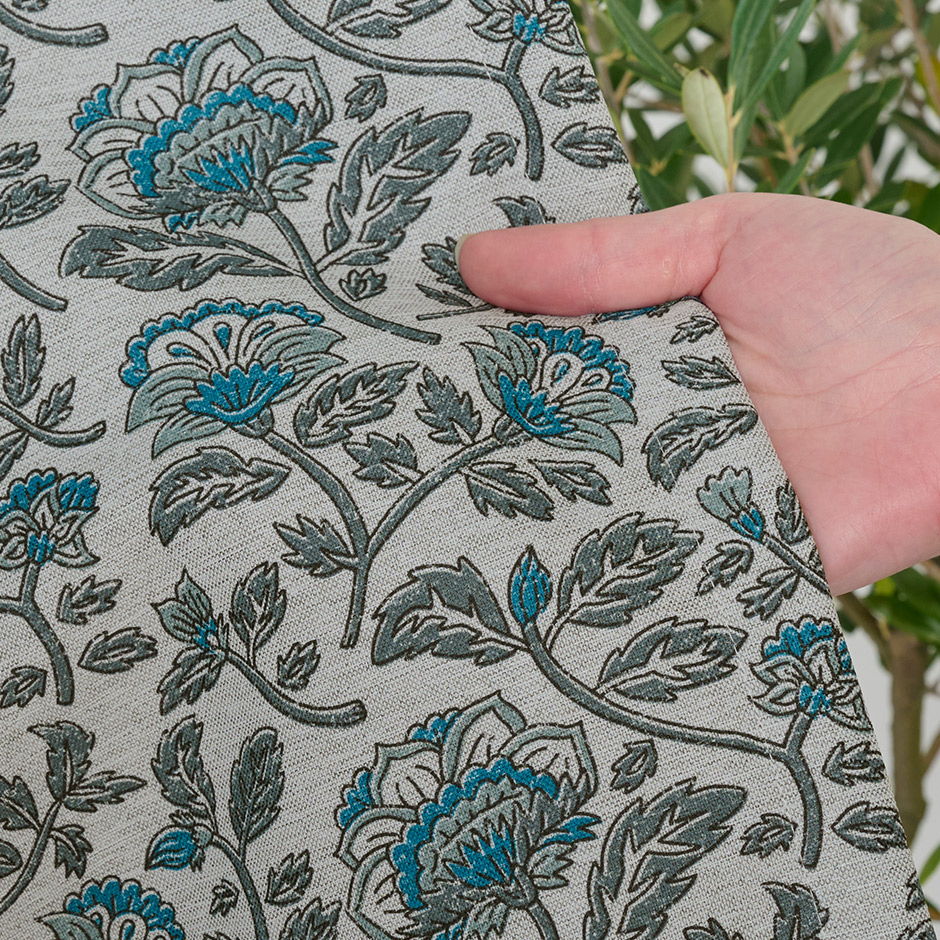 <strong>ヨーロッパ風のエレガントな花柄が目を引く1級遮光カーテン　ルトレ（D-1195)</strong>