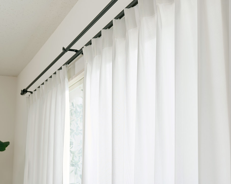 高い遮熱効果で節電対策！外から見えにくいおしゃれなシームレスレースカーテン　L-1217