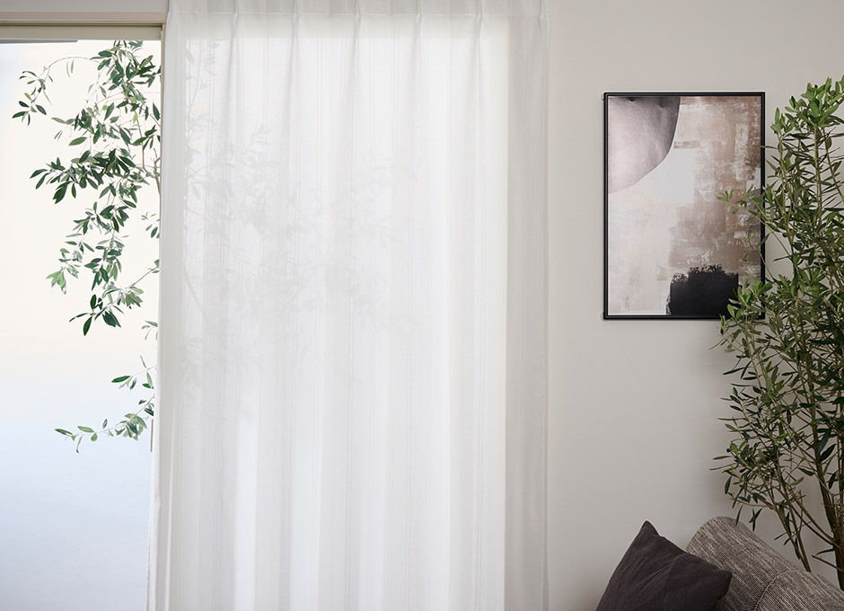 帝人「涼しや(R)」を使用！ストライプ柄がおしゃれな遮熱・遮像レースカーテン　L-1256