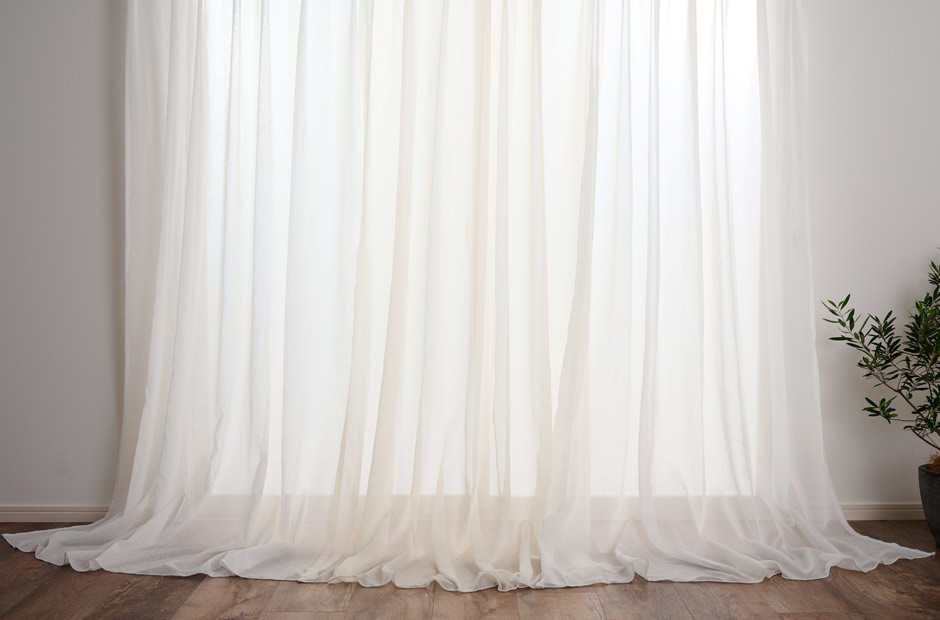 程よい透け感が魅力のシームレス防炎レースカーテン L-1261