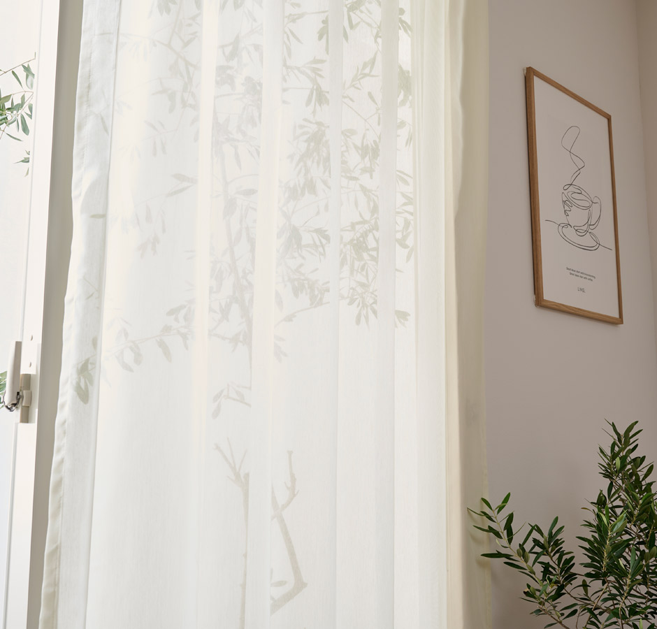 程よい透け感が魅力のシームレス防炎レースカーテン L-1261