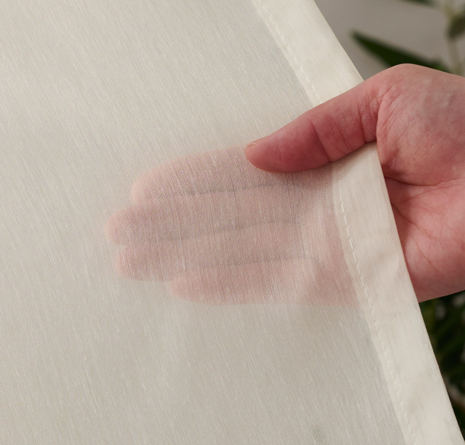 程よい透け感が魅力のシームレス防炎レースカーテン L-1261