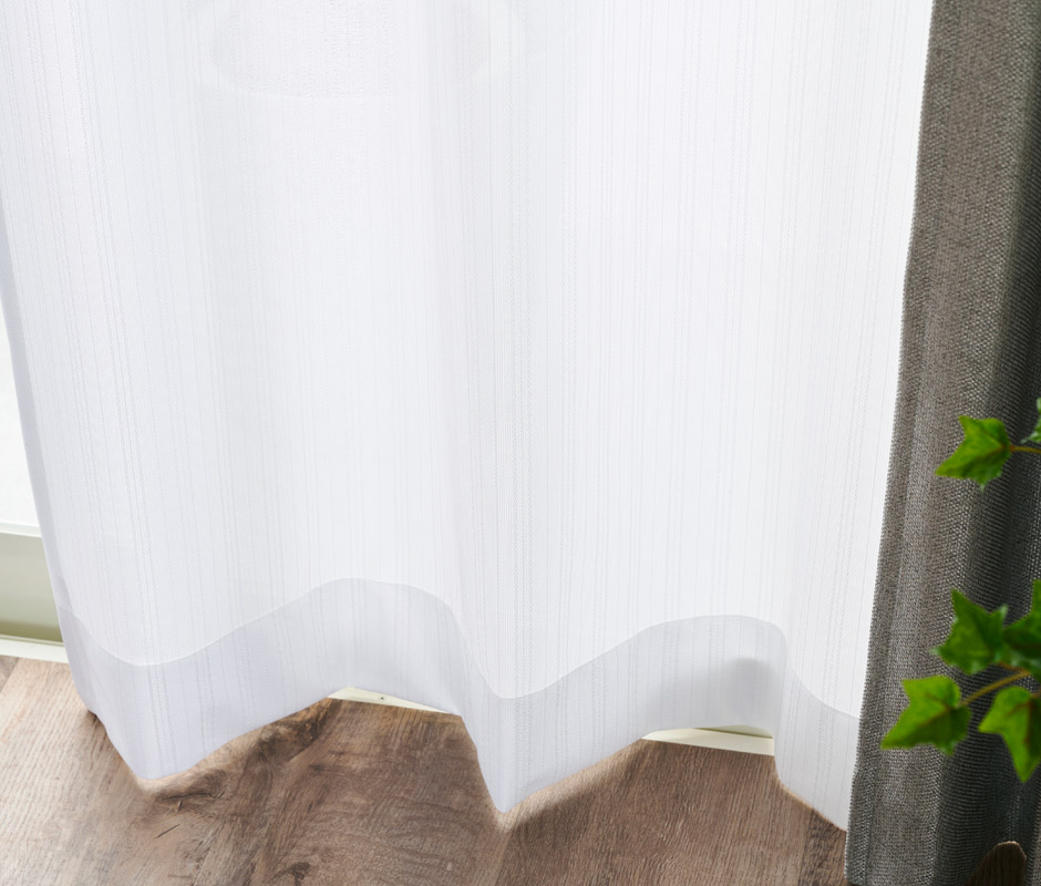 消臭加工技術「トリプルフレッシュII」を施した爽やかなストライプ柄の防炎ミラーレース D4516