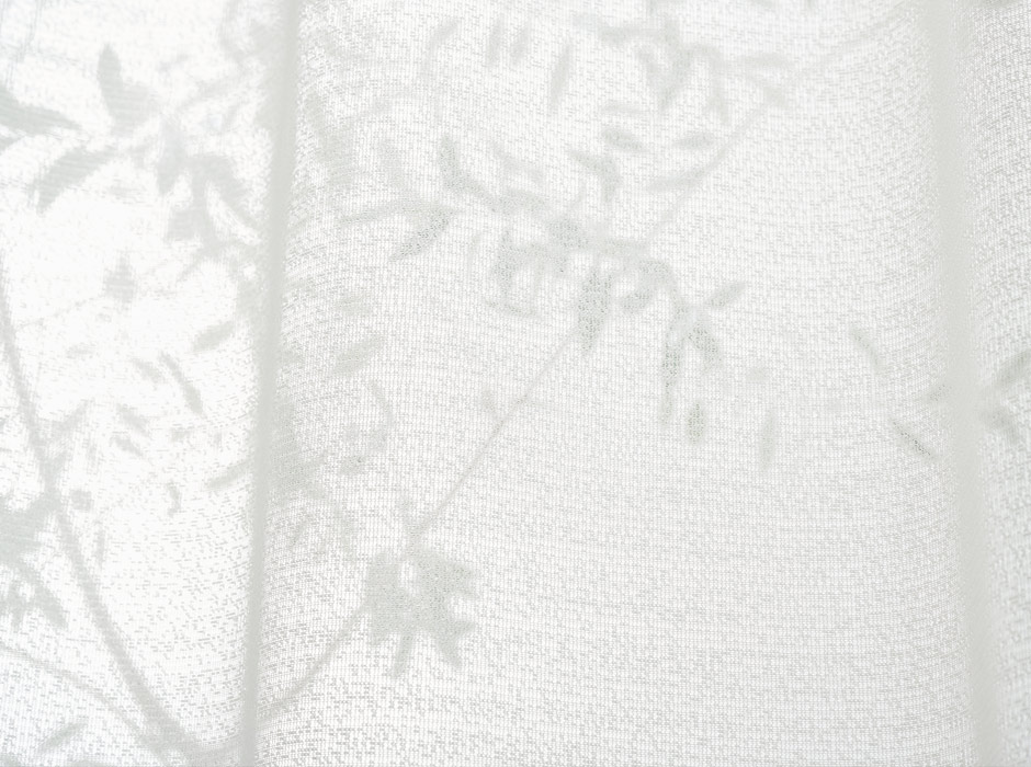 消臭加工技術「トリプルフレッシュII」を施した防炎シアーレースカーテン U9424