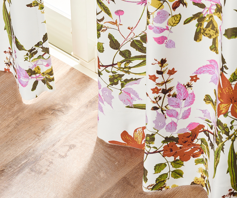 2級遮光カーテン（D-1621)