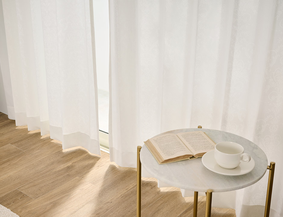 高い遮熱効果で節電対策！外から見えにくいおしゃれなシームレスレースカーテン　L-1217