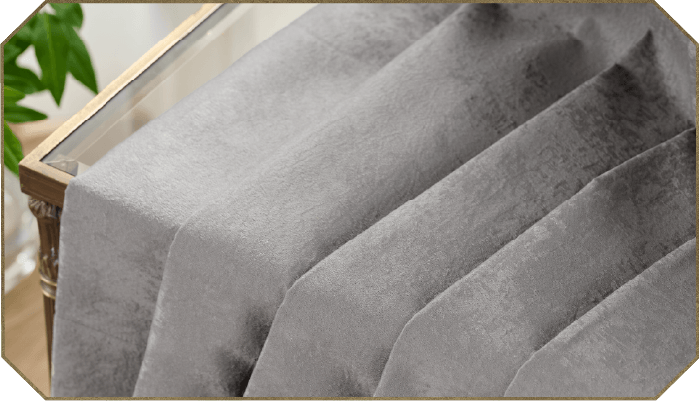 控えめな光沢感、立体的な石目調の素材感