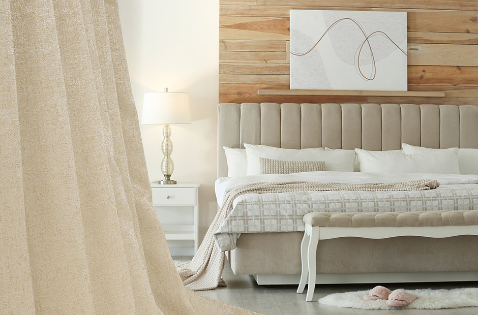 きらめく光沢が美しい2級遮光防炎カーテン CFE203