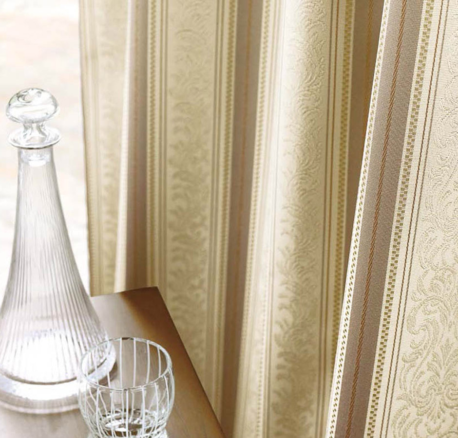 クラシック柄のジャガード織完全遮光カーテン TKF20636