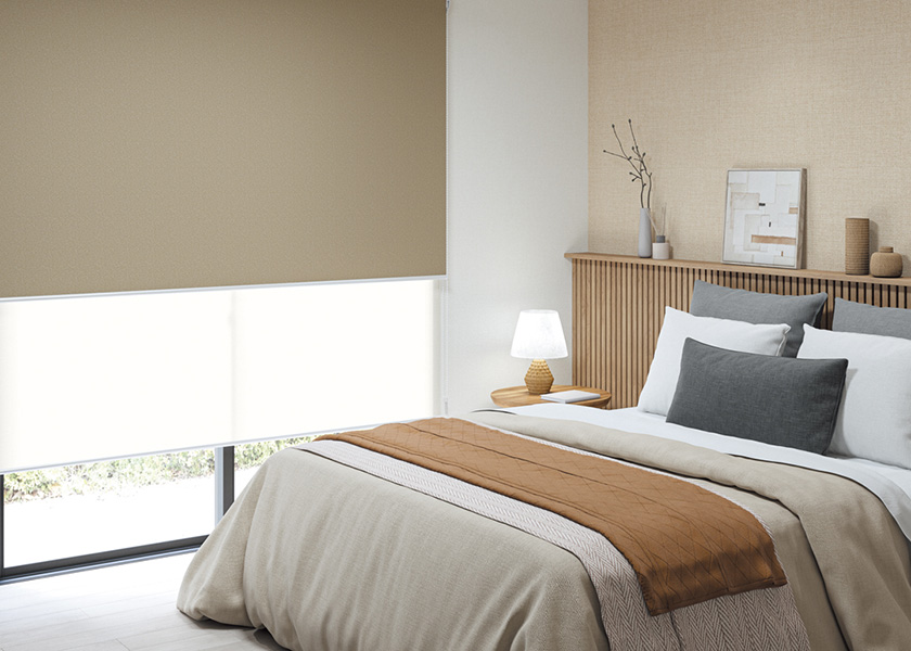 ナチュラルな色合いが部屋にマッチする「ロールスクリーン　ソフィー（ルオムBC遮光）」の写真
