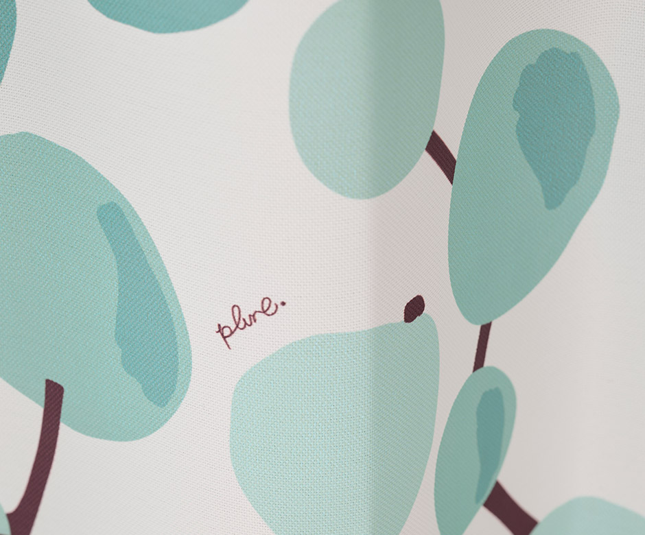 北欧テイストの木の実モチーフがかわいい2級遮光カーテン　大きな木の実（D-8009）