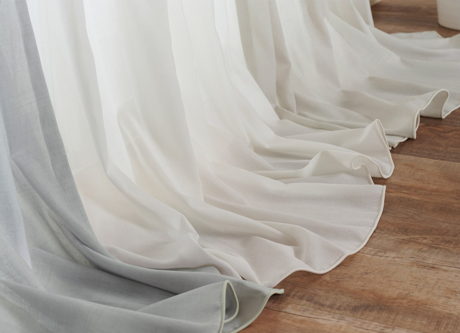 透け感があるのに外からはみえにくい高機能なリネン風シームレースカーテン CFE1293