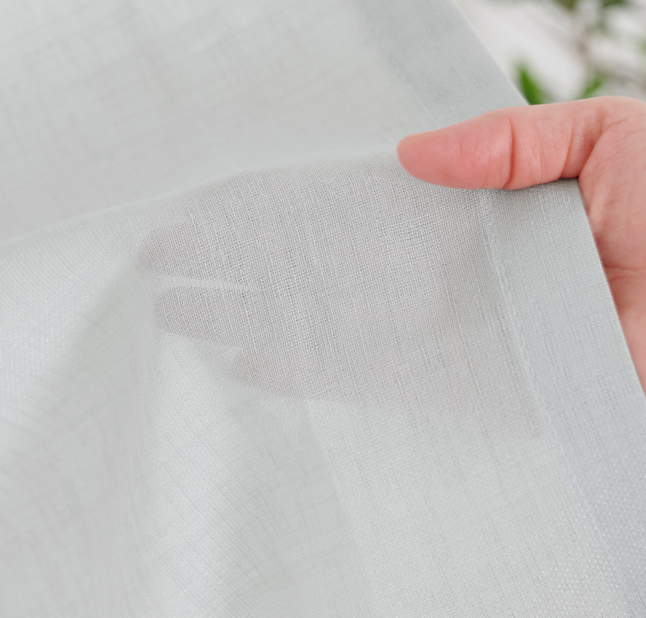 透け感があるのに外からはみえにくい高機能なリネン風シームレースカーテン CFE1293