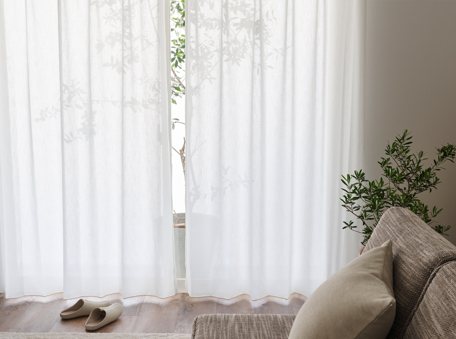 透け感があるのに外からはみえにくい高機能なリネン風シームレースカーテン CFE1293
