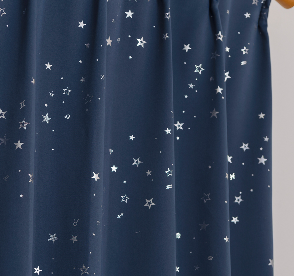 1級遮光カーテン　D-1533