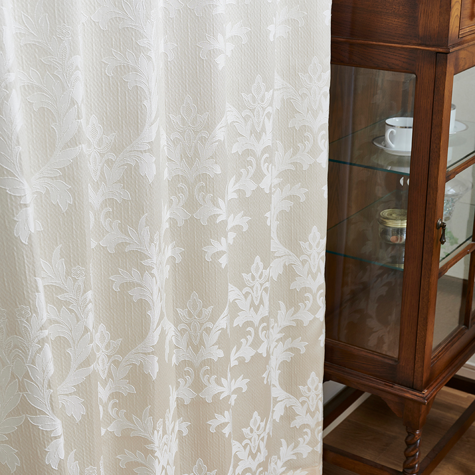 大きなつる柄と単色使いで使いやすい裏地付き2級遮光カーテン　アンドレー