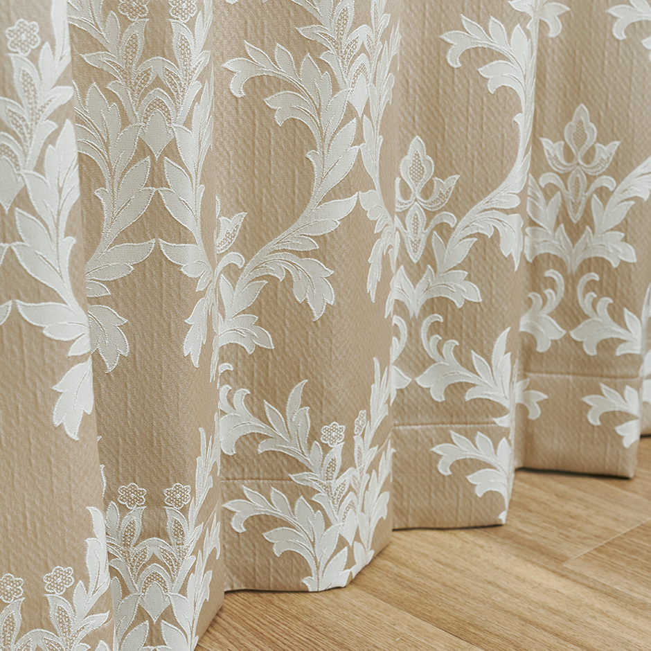 大きなつる柄と単色使いで使いやすい裏地付き2級遮光カーテン　アンドレー