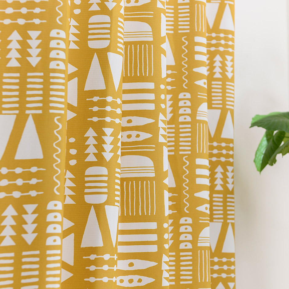 北欧テイストな幾何柄の2級遮光カーテン　KIKA11078