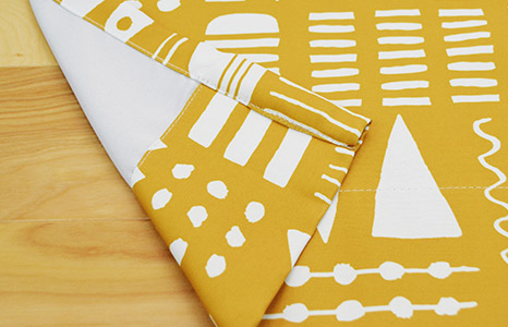 北欧テイストな幾何柄の2級遮光カーテン　KIKA11078