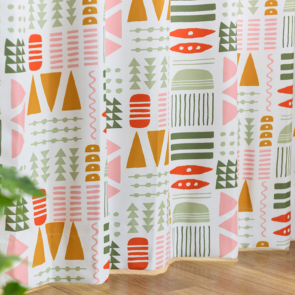 北欧テイストな幾何柄の2級遮光カーテン　KIKA11078