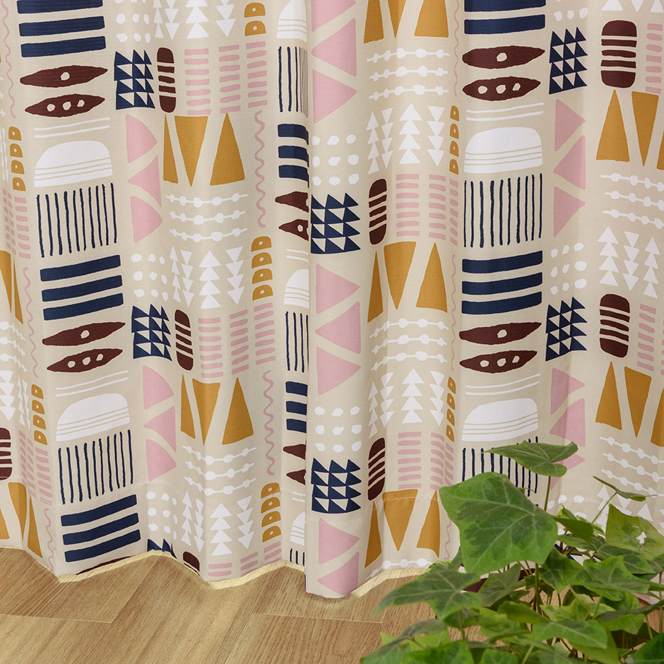 北欧テイストな幾何柄の2級遮光カーテン　KIKA11078