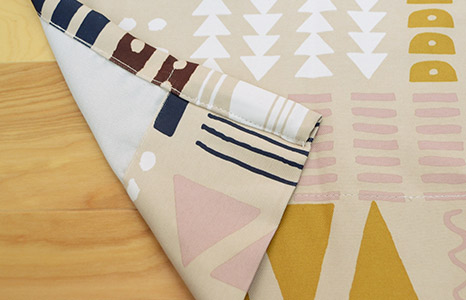 北欧テイストな幾何柄の2級遮光カーテン　KIKA11078