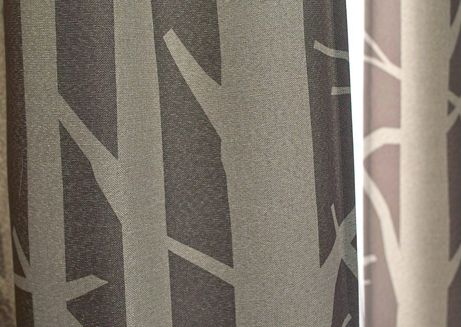 【3級遮光カーテン】北欧モダンな白樺の樹のシルエット　シラカバ