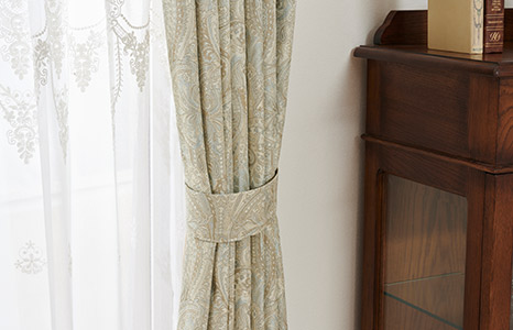 ペイズリー柄がおしゃれな裏地付き2級遮光カーテン　アンジェラ