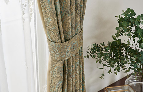 ペイズリー柄がおしゃれな裏地付き2級遮光カーテン　アンジェラ