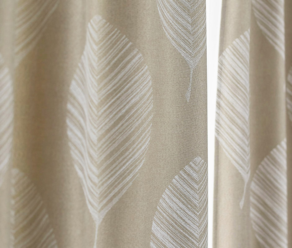 3級遮光カーテン　レヒティア（D-1196）