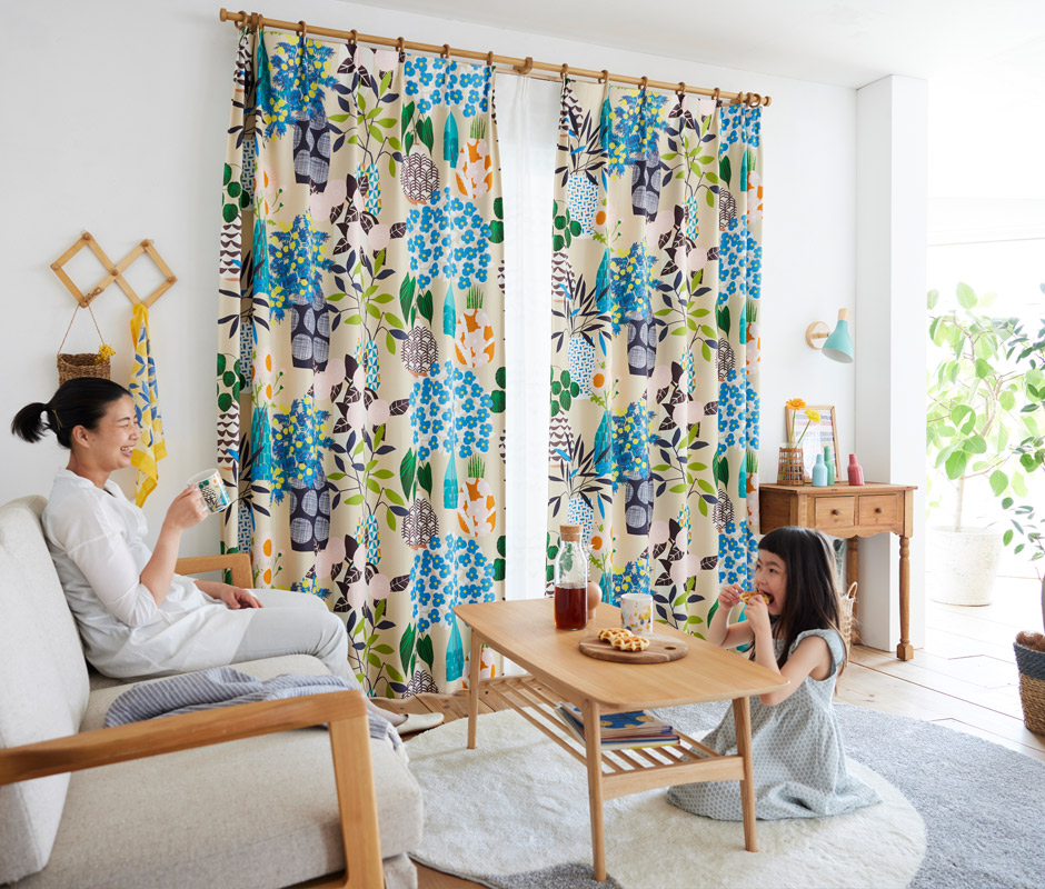 【2～3級遮光カーテン】可愛い花瓶と植物を大胆にデザインした　フラワーポット（D-1196)