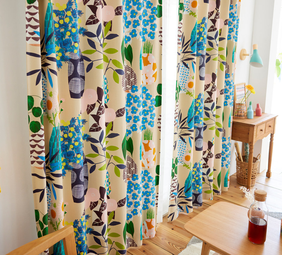 【2～3級遮光カーテン】可愛い花瓶と植物を大胆にデザインした　フラワーポット（D-1196)