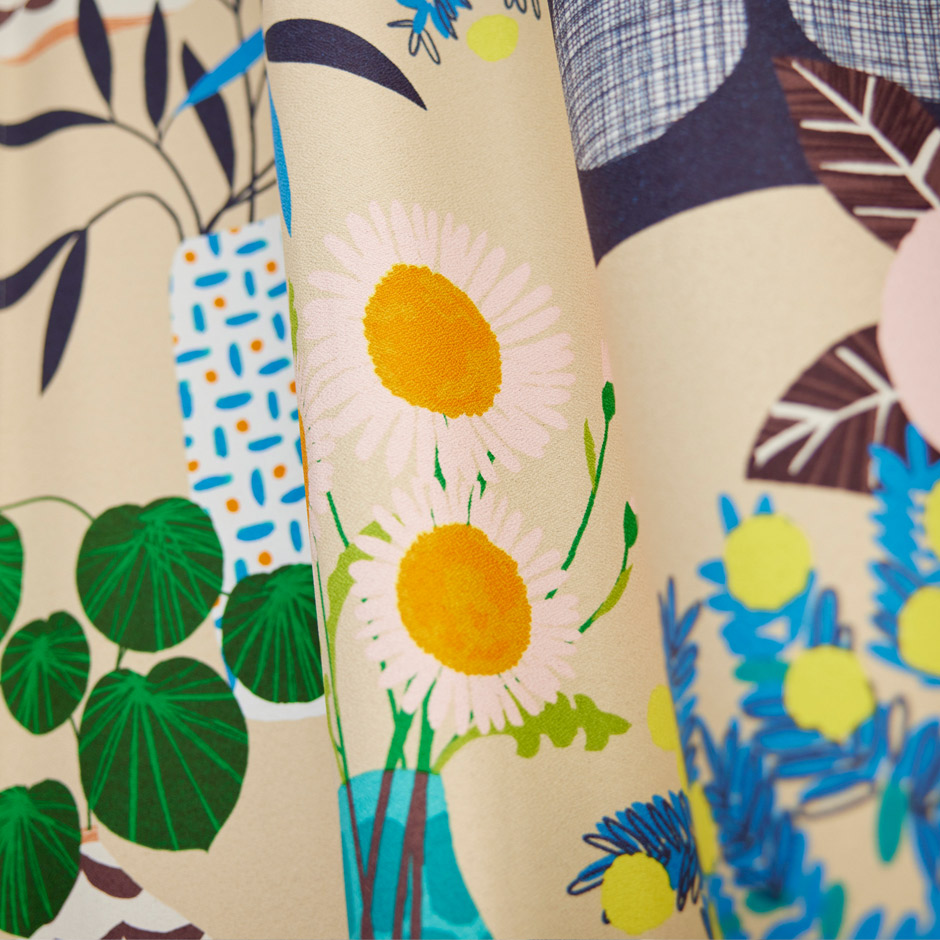 【2～3級遮光カーテン】可愛い花瓶と植物を大胆にデザインした　フラワーポット（D-1196)