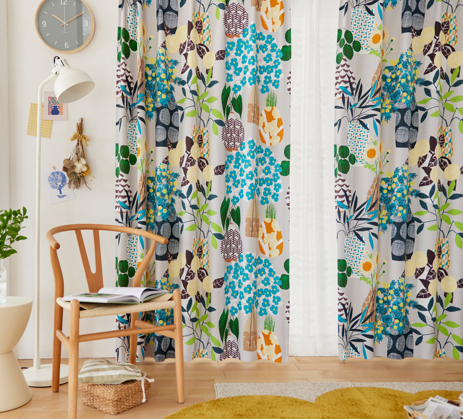 【2～3級遮光カーテン】可愛い花瓶と植物を大胆にデザインした　フラワーポット（D-1196)