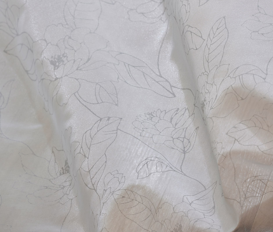 線描きの花柄をラッカープリントで華やかに表現した遮熱レースカーテン　LS-731