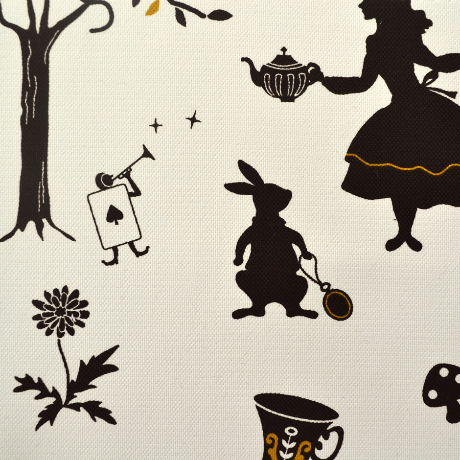 不思議の国のアリスの物語に入り込んだような2級遮光カーテン　ＫＫ-373