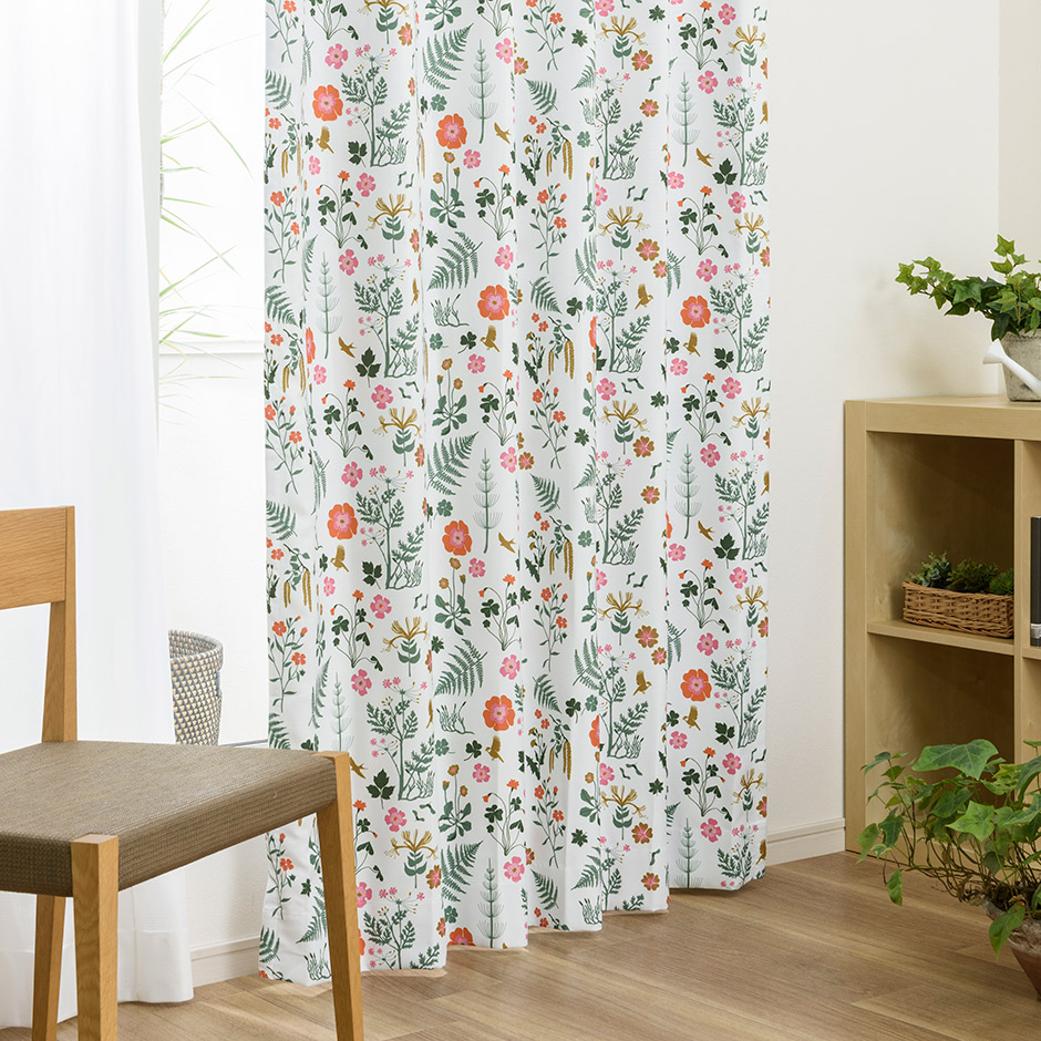 北欧風草花柄がプリントされた2級遮光カーテン　LEAF11078